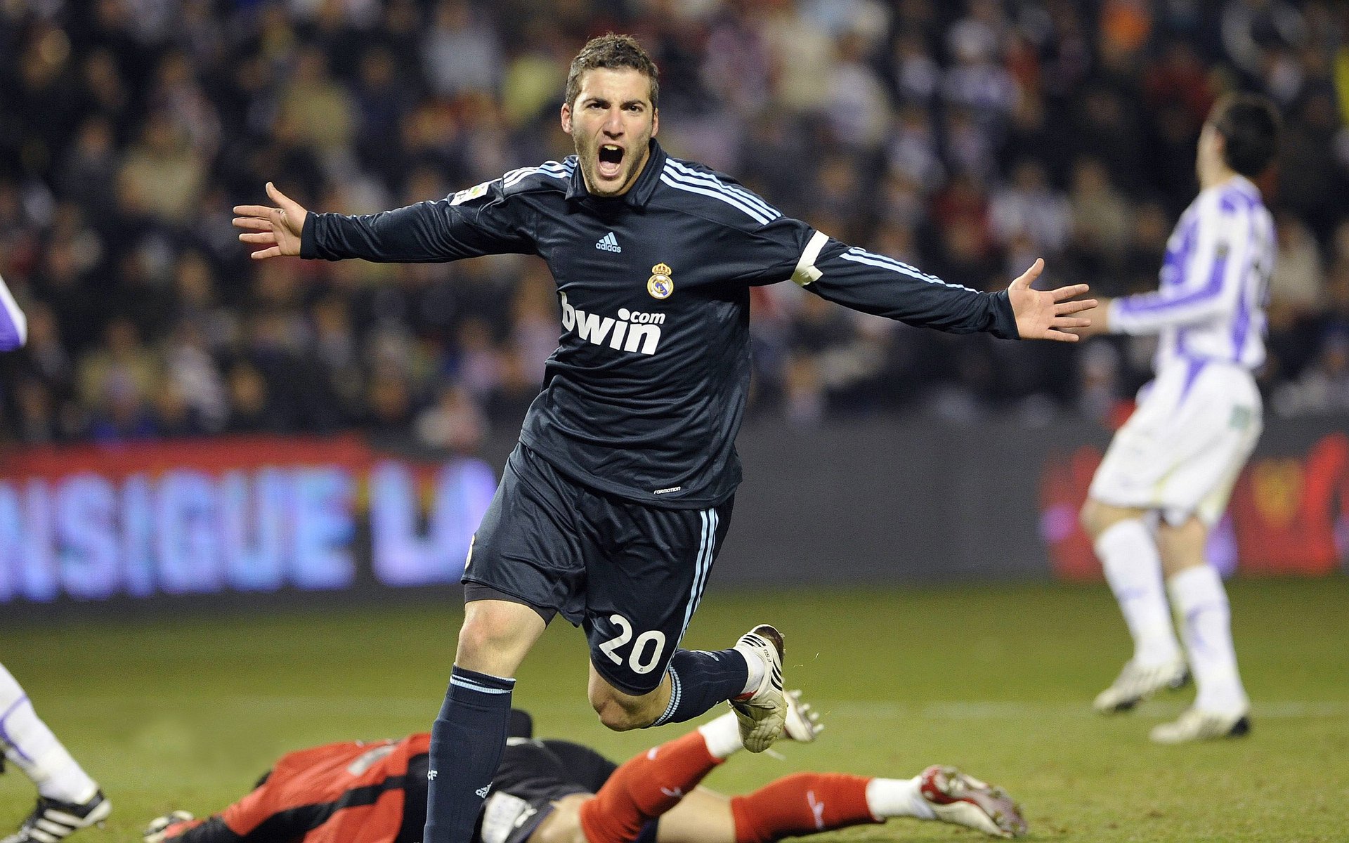 “马科斯·梅特罗的灵活性与判断力，为阿根廷美洲狮队打下坚实基础”