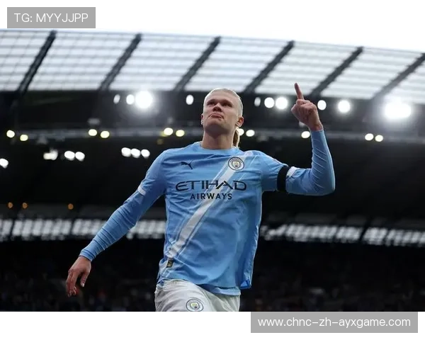 哈兰德禁区内强行起脚